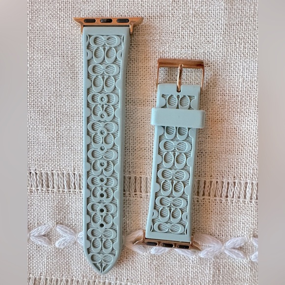 🦄RARE Rose Gold Hardware/ COACH Signature C Rubber Apple Watch® Band ~38\40mm - Picture 3 of 13